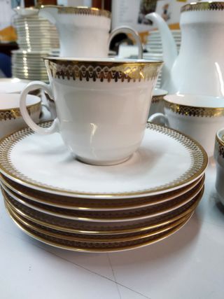 Juego de té porcelana filo dorado