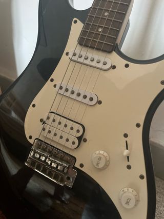 Guitarra Yamaha EG 112C Negra