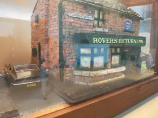 Maqueta Diorama Calle Coronation St 1/43