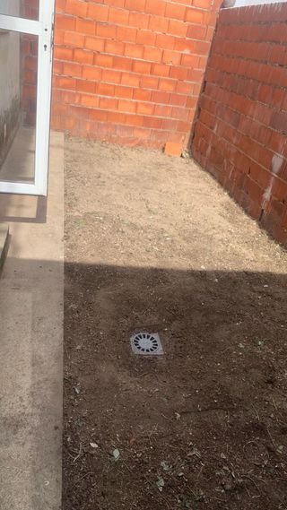 CASA ADOSADA EN ALBURQUERQUE BADAJOZ