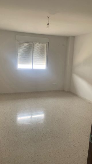 CASA ADOSADA EN ALBURQUERQUE BADAJOZ