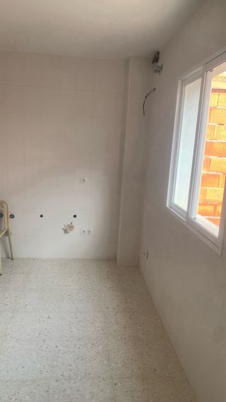 CASA ADOSADA EN ALBURQUERQUE BADAJOZ