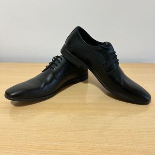 Zapatos de vestir negros Talla 42