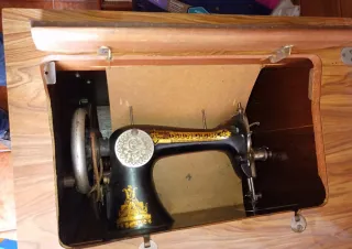 Máquina de coser Singer antigua