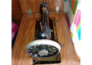 Máquina de coser Singer antigua