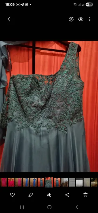 Vestido de fiesta verde azulado con chal