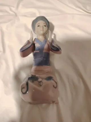 Figura de porcelana Geisha