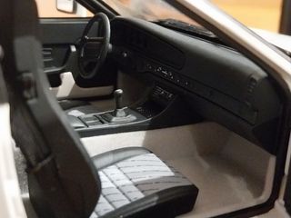 Porsche 944 Turbo Autoart 1/18 Blanco