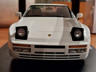 Porsche 944 Turbo Autoart 1/18 Blanco