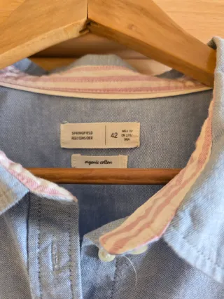 Camisa azul de manga larga