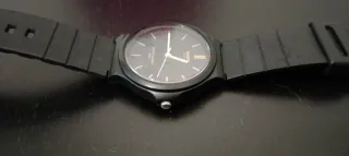 Reloj Casio Quartz Negro