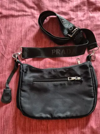 Bolso Negro Prada Nylon con Correa Logo