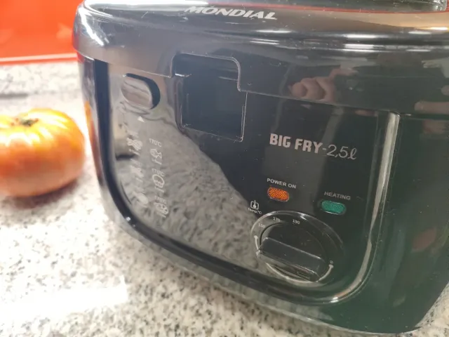 Freidora Eléctrica Mondail 2.5L de aceite.