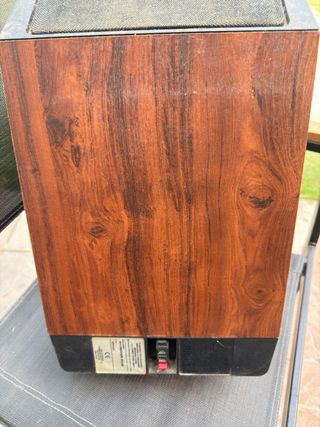 Altavoces BOSE Madera y Negro.