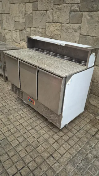 Bajomostrador refrigerado
