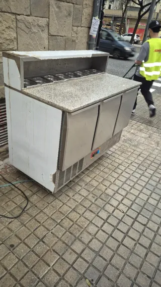 Bajomostrador refrigerado