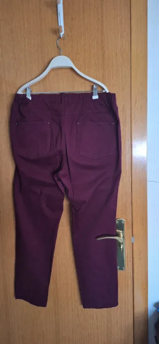 Pantalón Burdeos Lloyd's Mujer