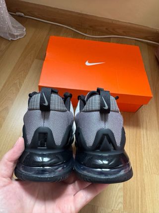 Zapatos Nike Gris y Blanco