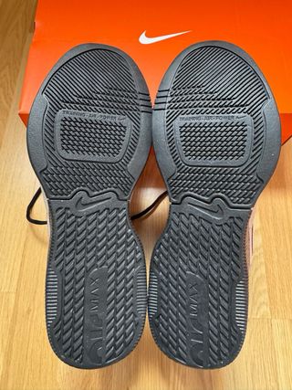 Zapatos Nike Gris y Blanco