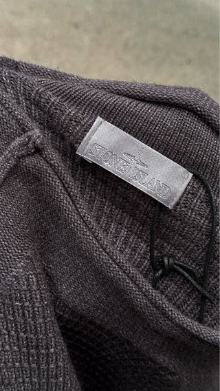 “ÚNICO” Jersey de Stone Island color grafito - “L”