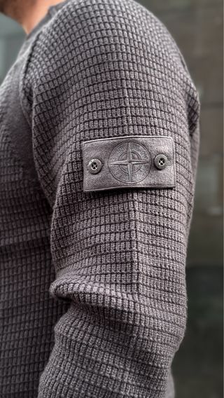 “ÚNICO” Jersey de Stone Island color grafito - “L”