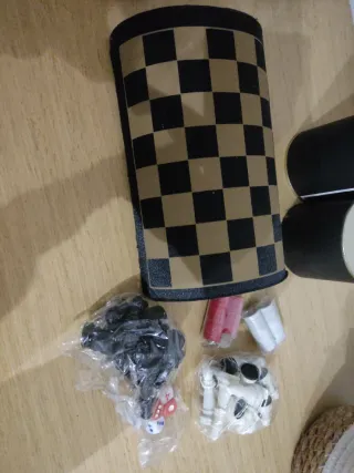 Juego Magnético 3 en 1: Ajedrez, Damas, backgammon