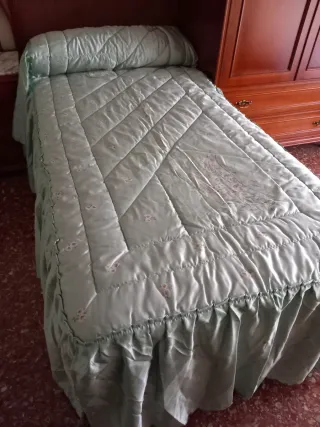 Edredón de satén verde