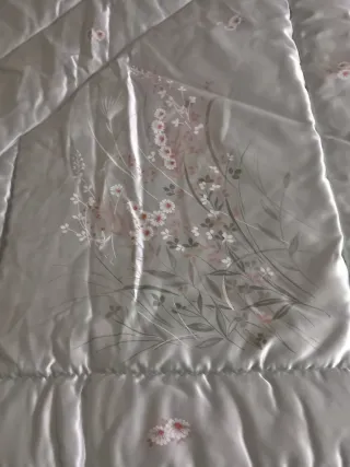 Edredón de satén verde