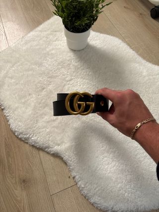 Cinturón Gucci GG Dorado Negro
