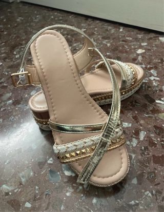 Sandalias doradas plataforma