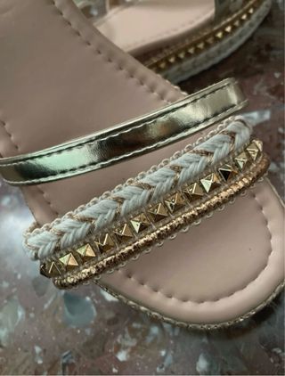 Sandalias doradas plataforma