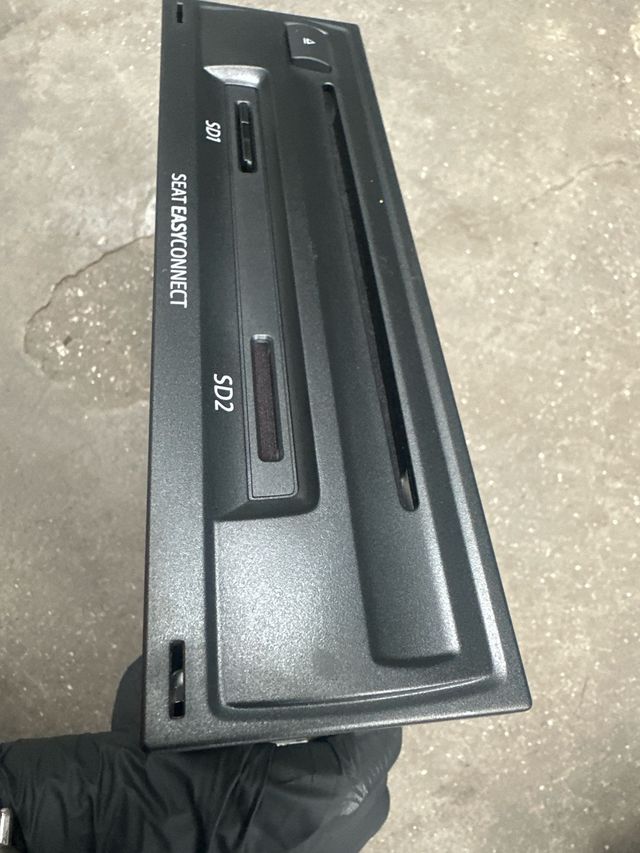 Radio CD DVD GPS Seat Easy Connect