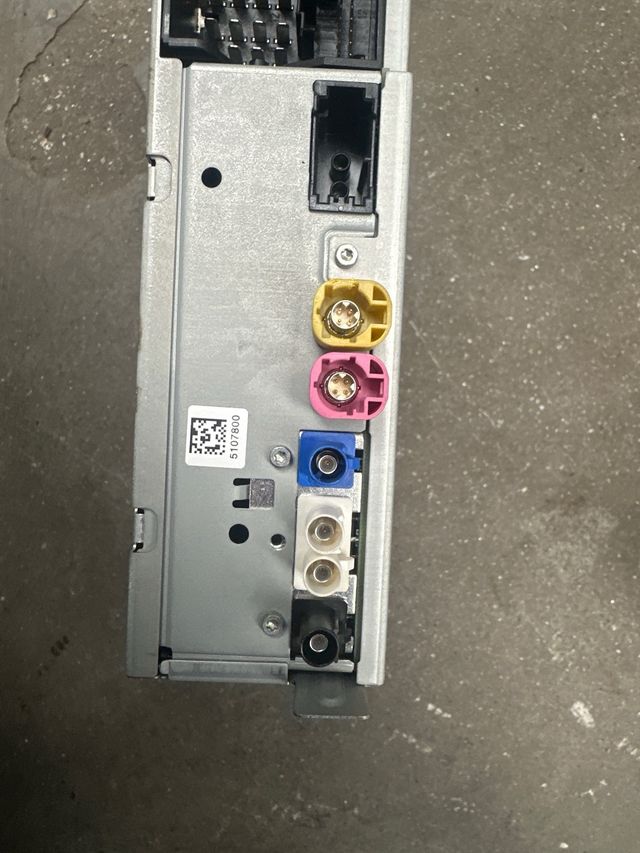 Radio CD DVD GPS Seat Easy Connect