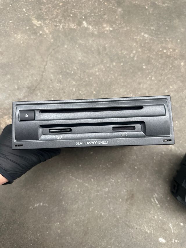 Radio CD DVD GPS Seat Easy Connect