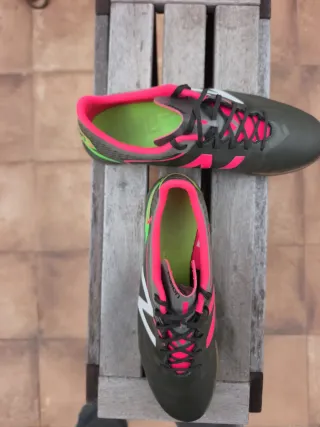 Zapatillas de fútbol sala Adidas verdes y rosas