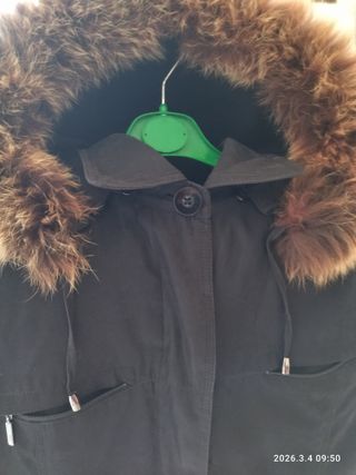 Giubbotto donna KAIDASI nero con cappuccio