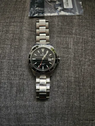 Reloj Festina Quartz Negro y Plateado