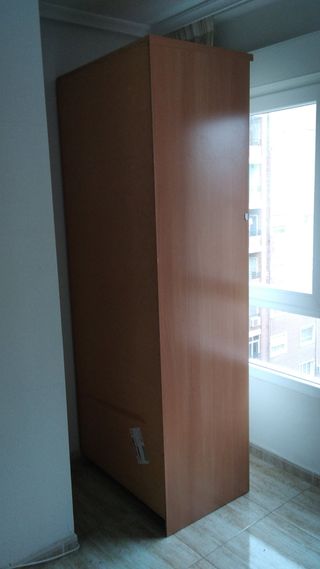 Armario juvenil madera y blanco