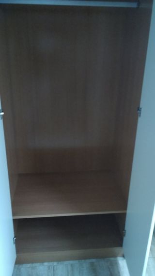 Armario juvenil madera y blanco