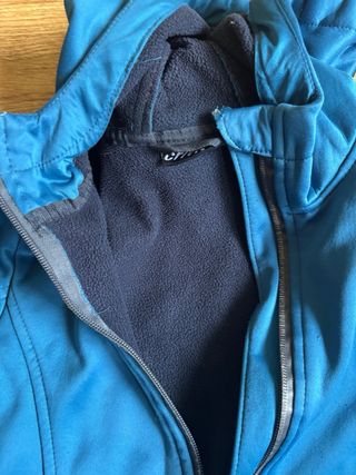 Pantalón esquí niño cortaviento y guantes 6-8años