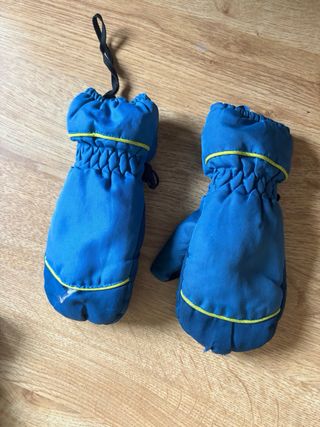 Pantalón esquí niño cortaviento y guantes 6-8años