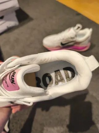 Nike Vomero 18 Mujer Rosa Blanco