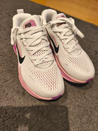 Nike Vomero 18 Mujer Rosa Blanco