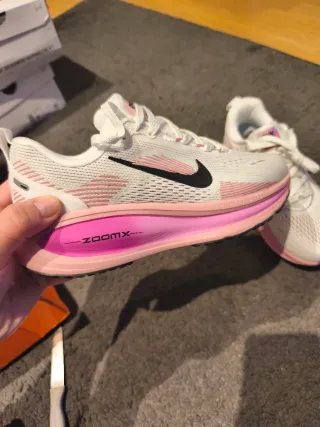 Nike Vomero 18 Mujer Rosa Blanco