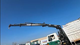 NISSAN ATLEON CON GRÚA Y CAJA BASCULANTE