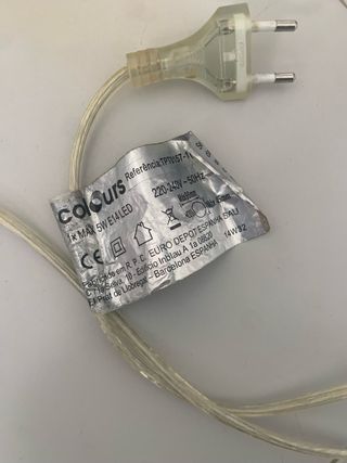 Lámpara de mesa amarilla