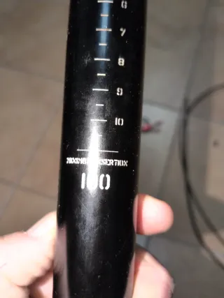 Tija telescópica Specialized con cableado exterior