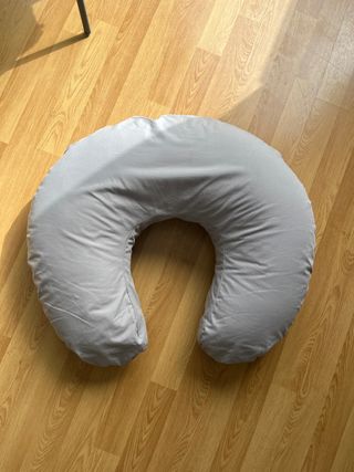 Cojín de lactancia gris