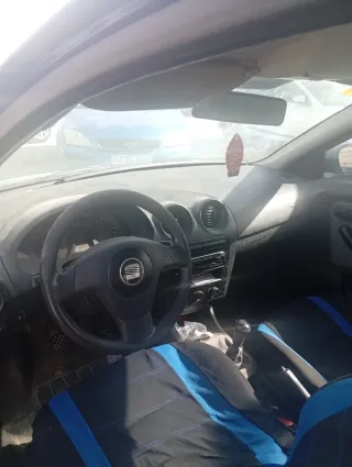 Coche seat Ibiza 2003