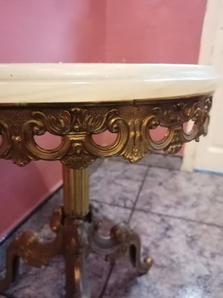 Mesa auxiliar vintage mármol y metal